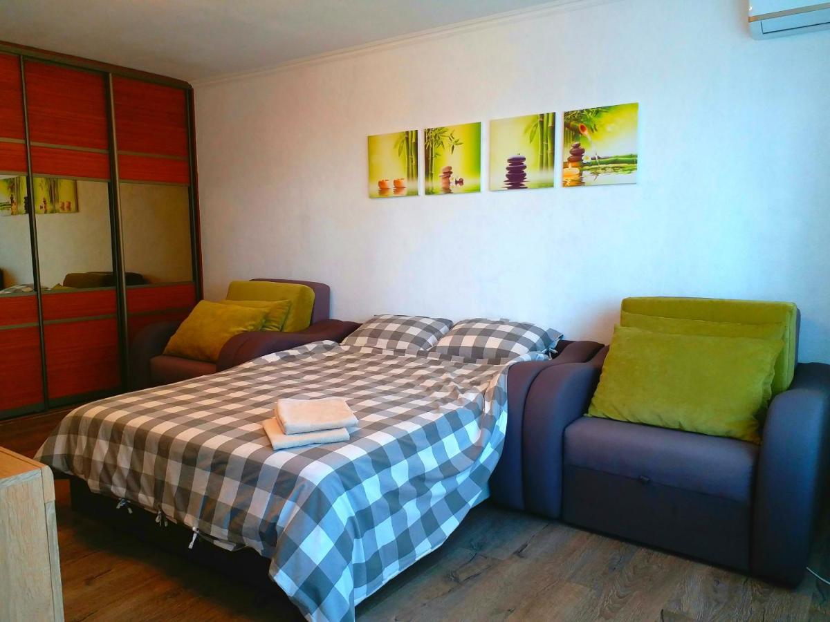 Kozzy Apartment In Kiev City Center Lu7 Exterior foto