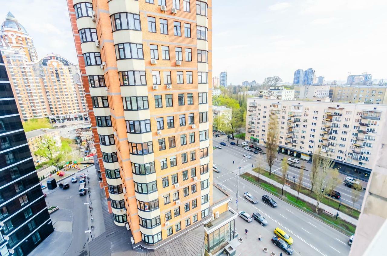 Kozzy Apartment In Kiev City Center Lu7 Exterior foto